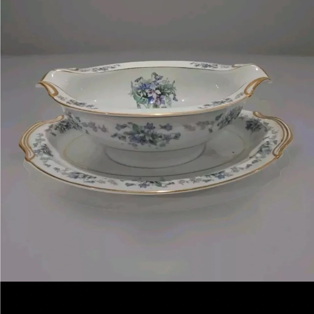 Noritake Gravy Boat VIOLETTE‎ with Attached Underplate #3054 Purple Flowers